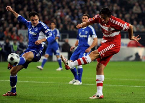 且与中场配 且与中场配