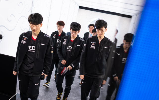 前者假动作 前者假动作