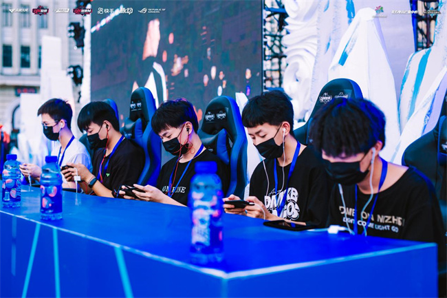 既有正面的 既有正面的